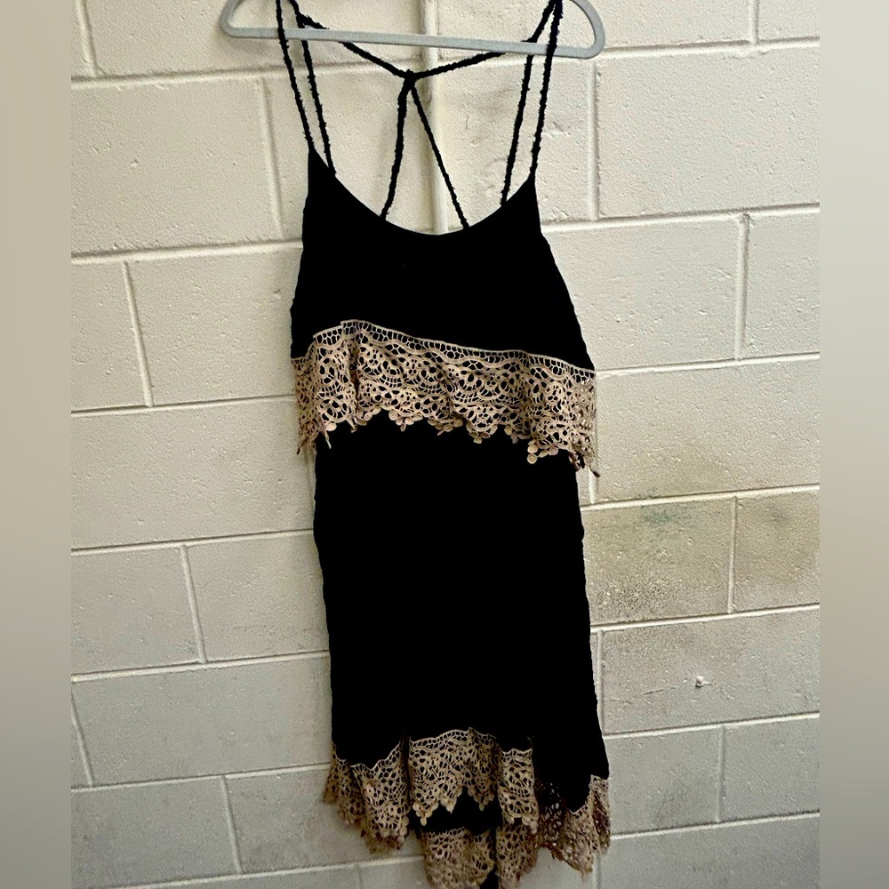 Woman’s black and tan large free people dress